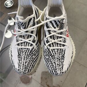 Stylish Women's Black and White Sneakers